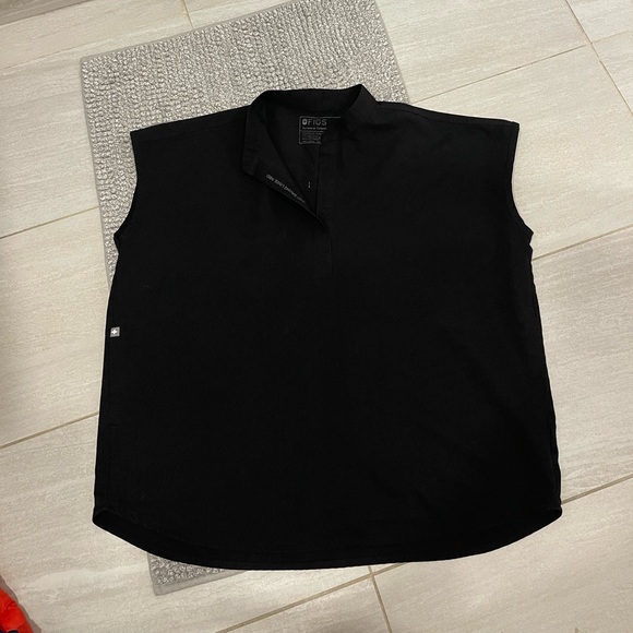 FIGS black Rafaela Oversized Scrub Top size medium - Picture 6 of 9